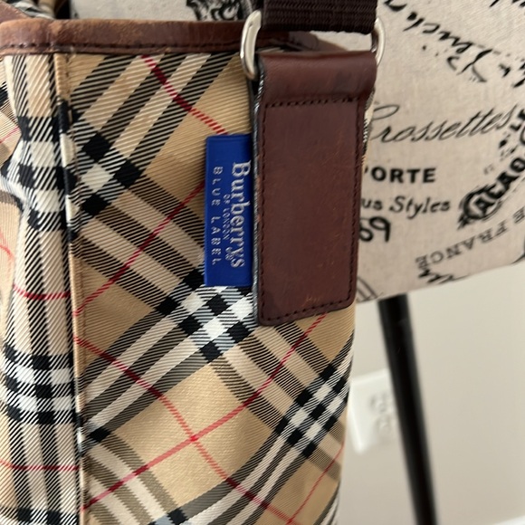 Authentic Vintage Burberry crossbody Bag - Picture 12 of 12